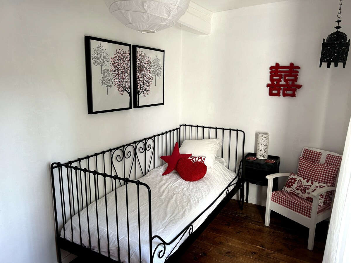 საძინებელი 1