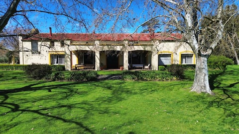 Spectacular country house in Luján