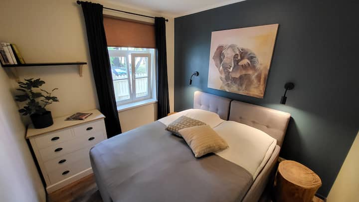 Manželská posteľ. Jedno lôžko