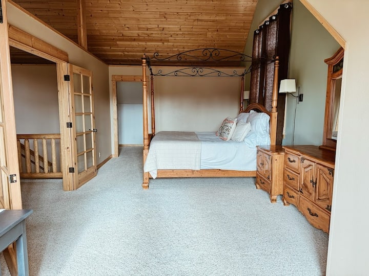 Letto matrimoniale e bagno interno 