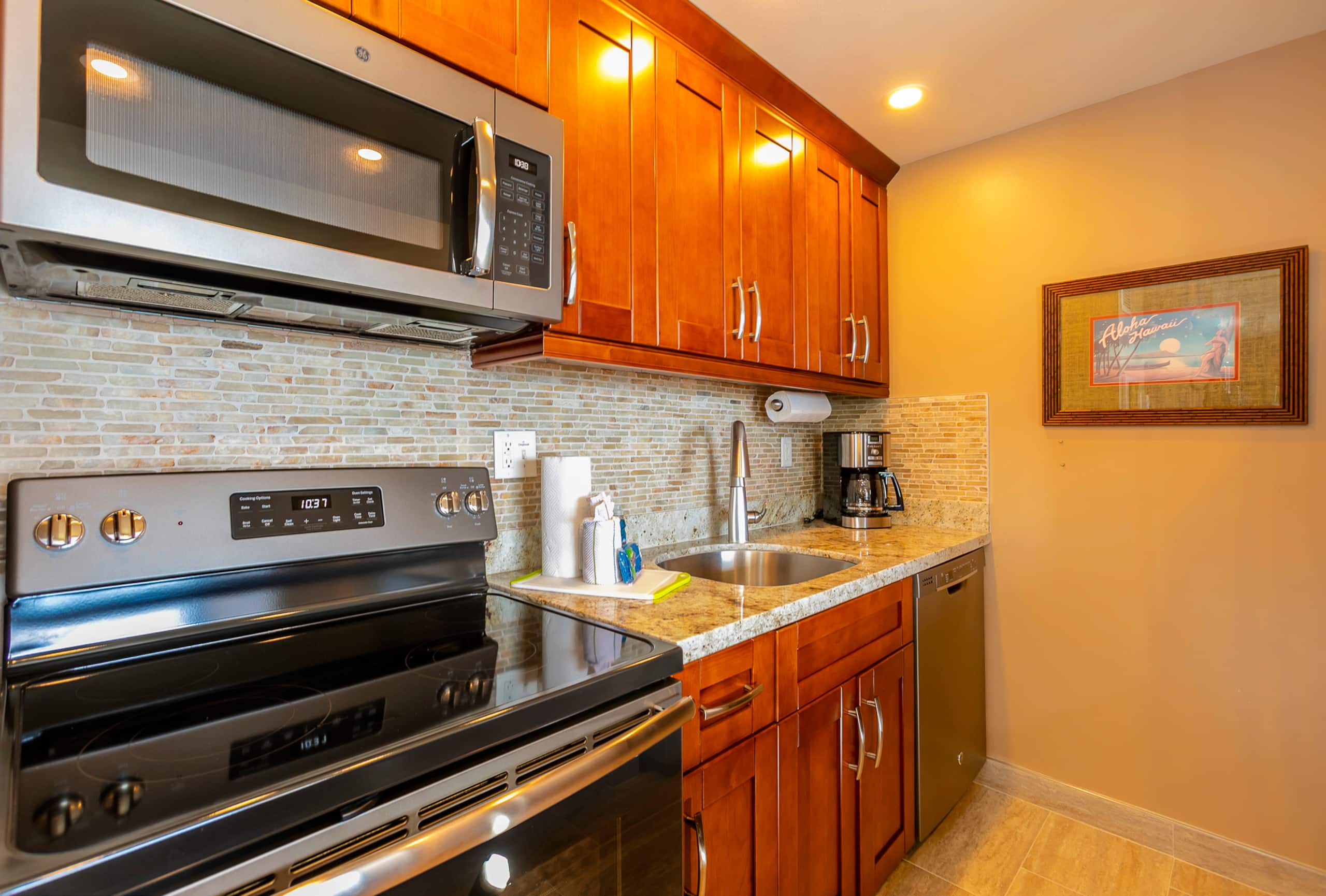 Condo in Kihei · ★4.85 · 1 bedroom · 2 beds · 1 bath - Image 6