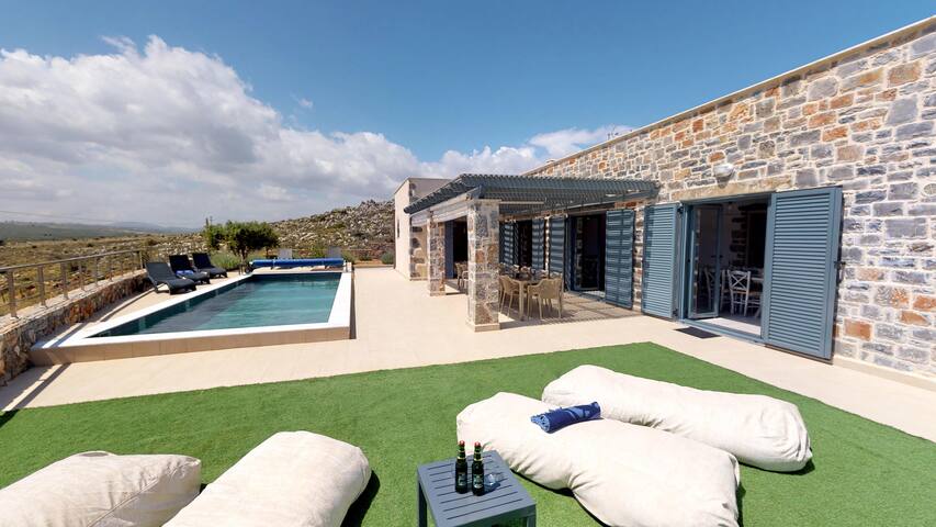 Mandy Luxury Villa by Cretevasion gallery image 2