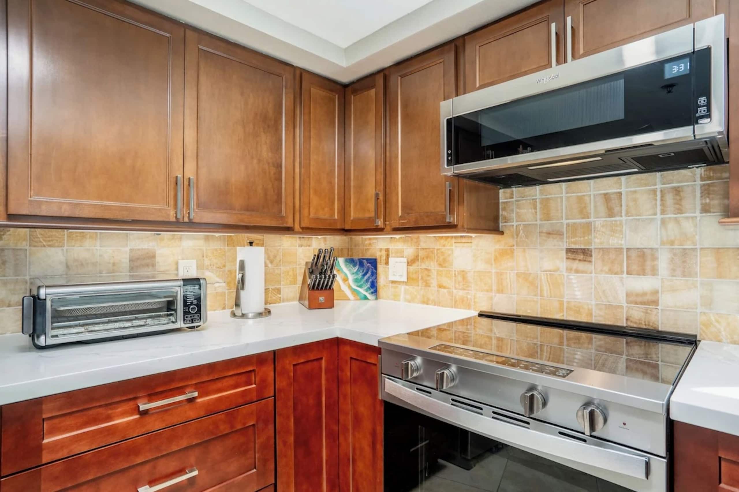 Waikiki 1 Bedroom Suite with Free Parking! - Image 19
