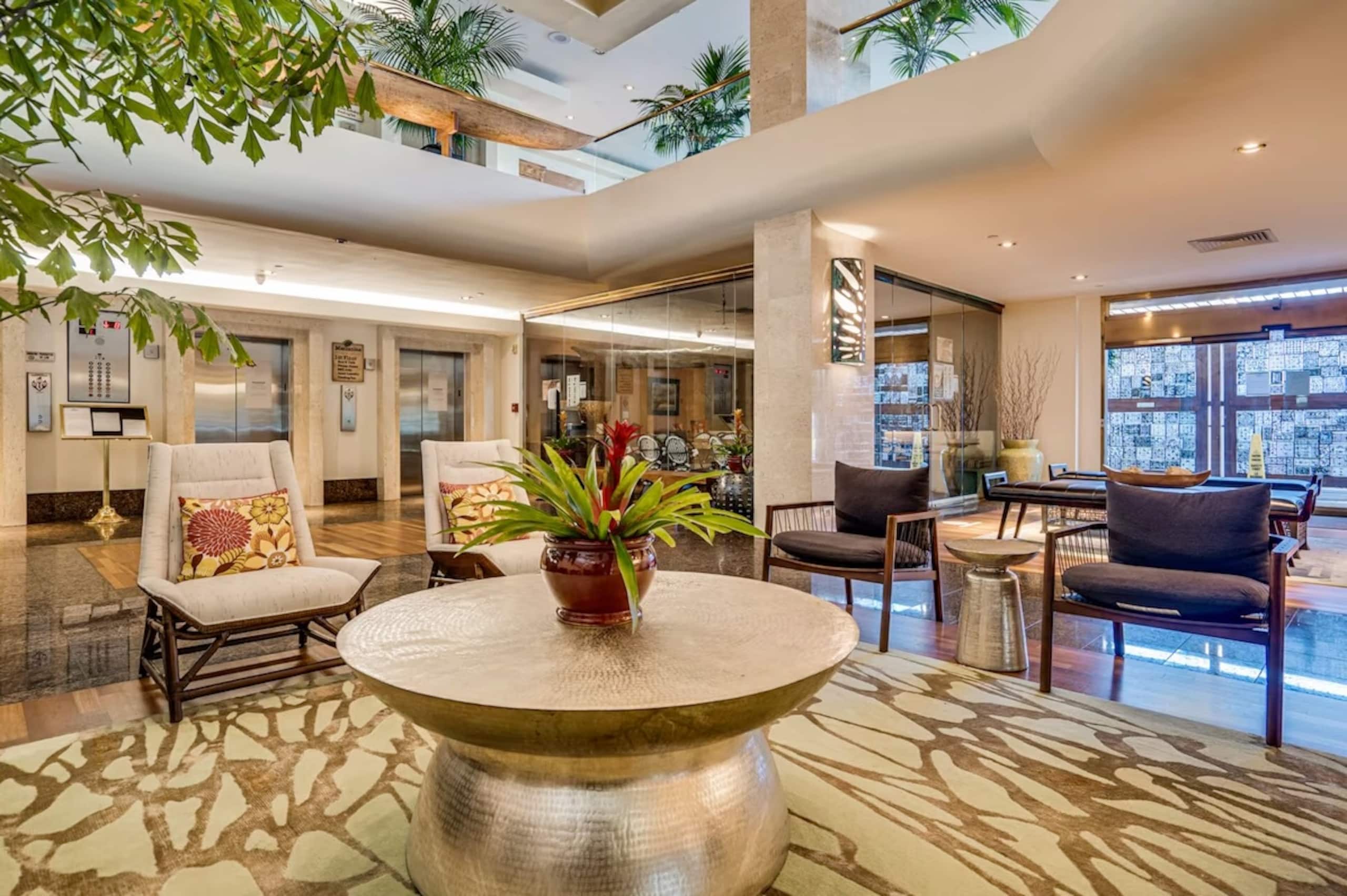 Waikiki 1 Bedroom Suite with Free Parking! - Image 36