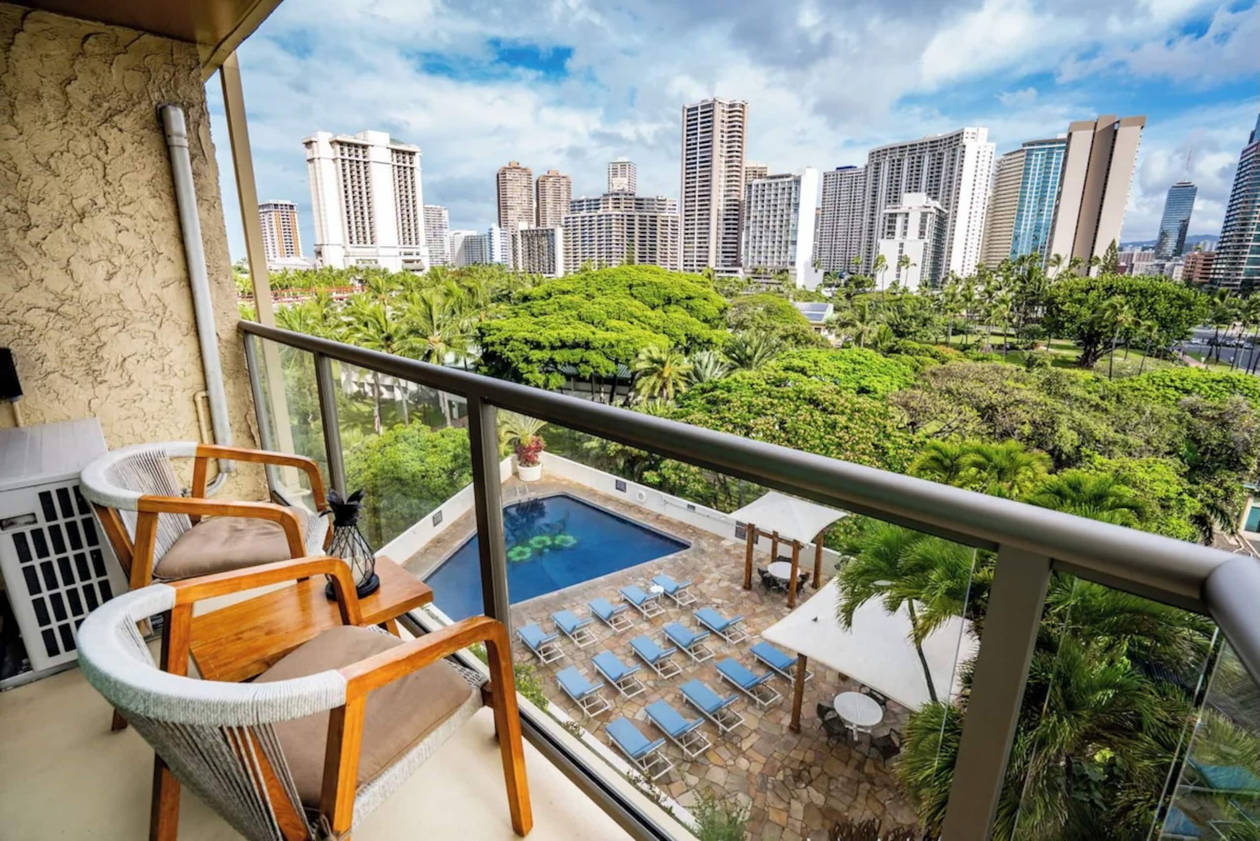 Waikiki 1 Bedroom Suite with Free Parking! - Image 25