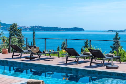 Vila Hortensia-With Private Pool and Beaches Front