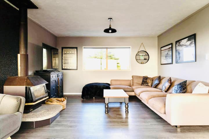 Large Family Retreat, Stunning Views ~ Sleeps 13! - 派希亞