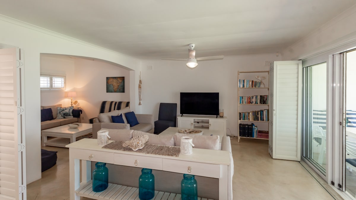 The White House @ 56 Nkwazi Drive — Beach Life at its Best - Image 5