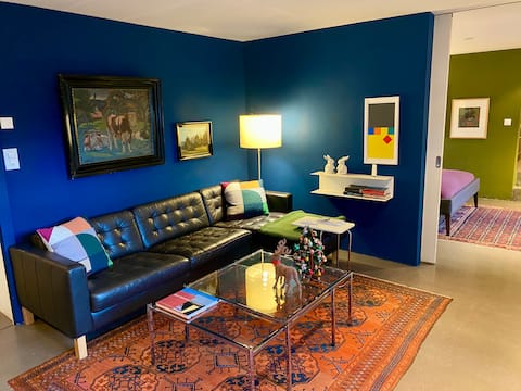 Popular Airbnb listing: Eclectic Garden Apartment in a Quiet Residential Area in Zurich