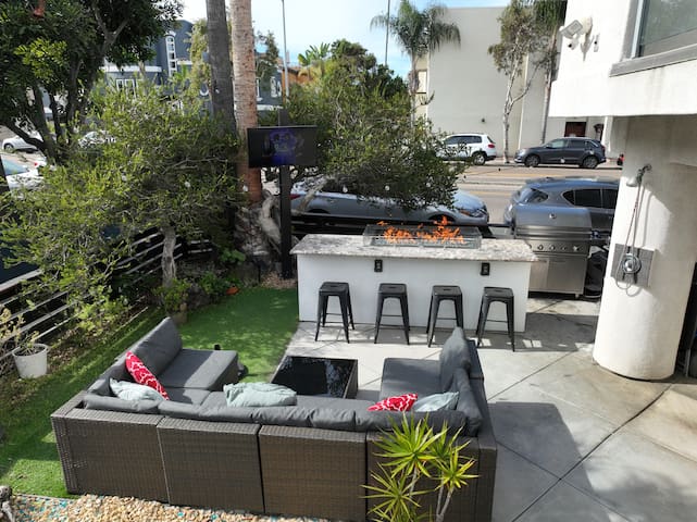 Beach Bliss! AC, Water View & Fire Pit gallery image 4