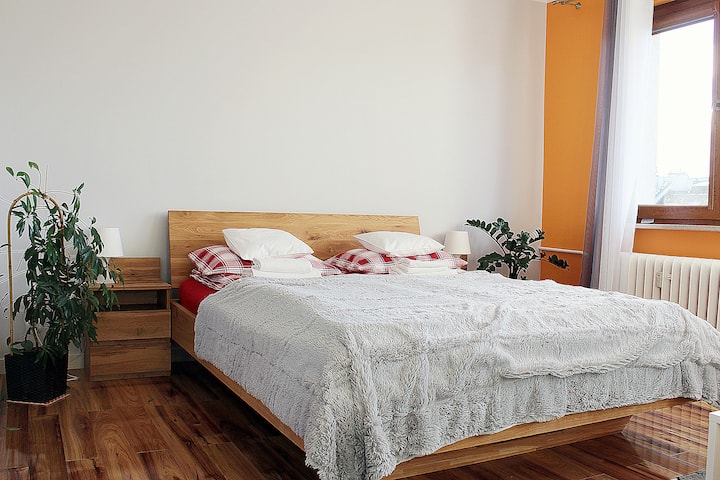 Letto moderno e confortevole 