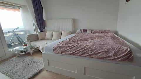 Top performing Airbnb: Cozy Sunset Studio with Balcony in Olydorf in Am Riesenfeld