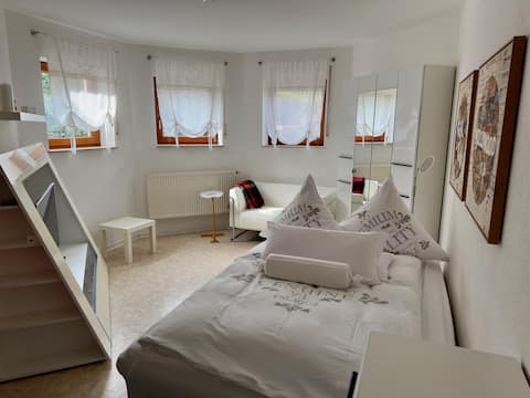 Successful Airbnb property: Small apartment in a detached house in Ilmenau