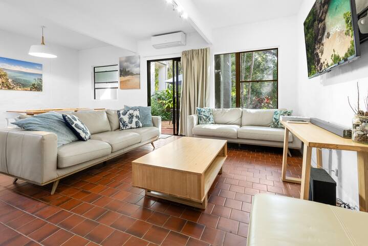 Unit 11, Little Cove Townhouses gallery image 3