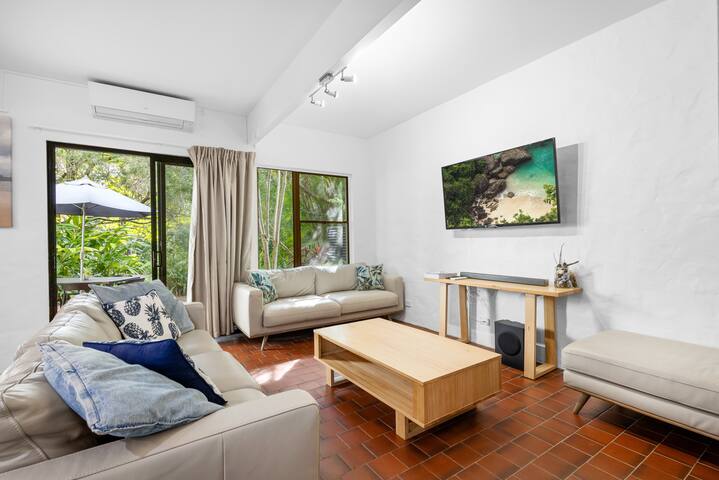 Unit 11, Little Cove Townhouses gallery image 2