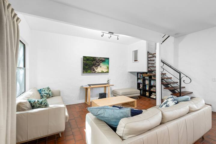 Unit 11, Little Cove Townhouses gallery image 4