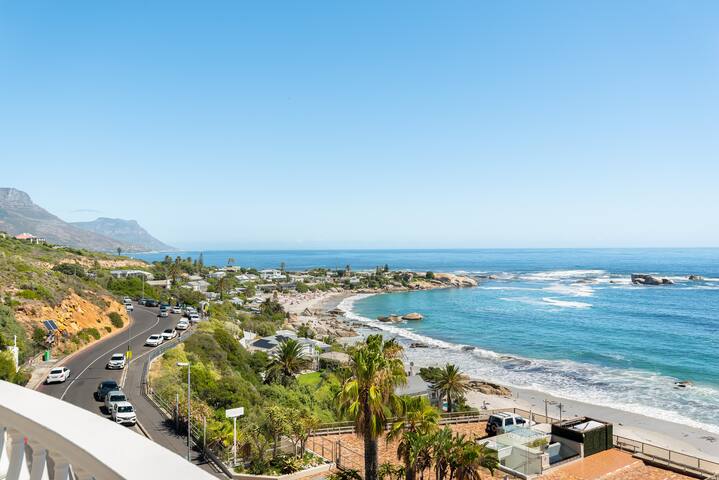 Grecian Apt in Clifton with Sea & Sunset Views gallery image 4