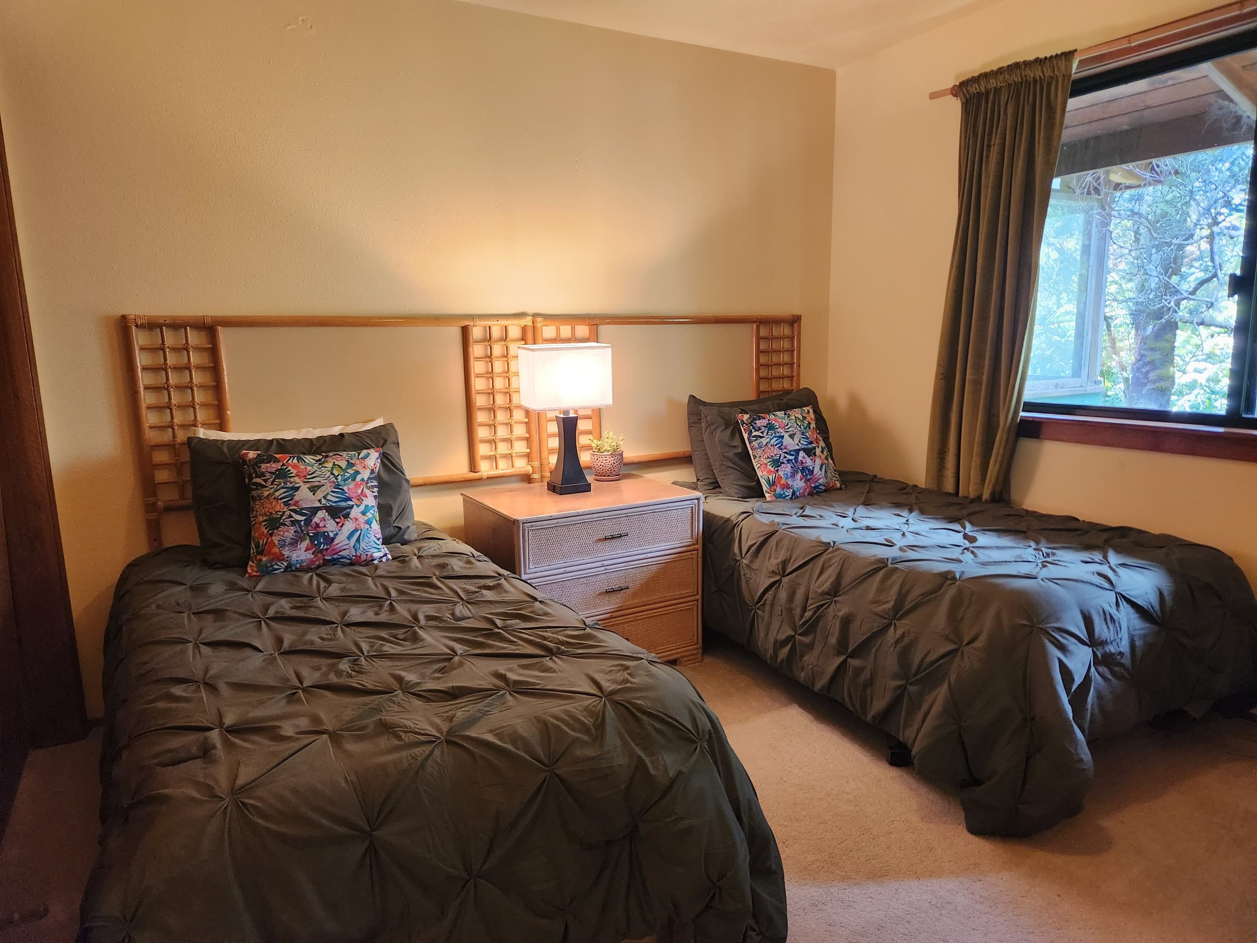 Guesthouse in Volcano · ★4.7 · 3 bedrooms · 4 beds · 2 private baths - Image 6