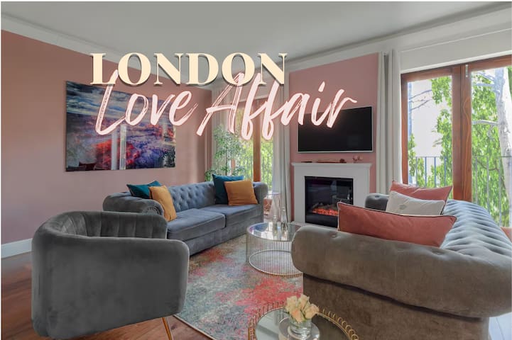 WestEnd Award Winning Massive Absolute Family Home