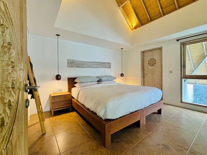 Bed is set up as 1 Bed 180x200. Please request if you need to be set up as 2 Single Beds 2x(90x200)