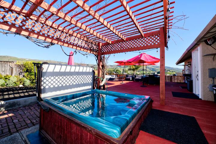 Gr8View-LrgDeck-BBQ-Spa-PoolTable-2xOven-Sleeps12 gallery image 5