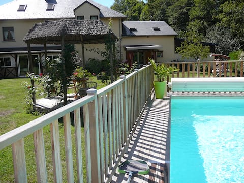 Côté Boralde Gite with pool