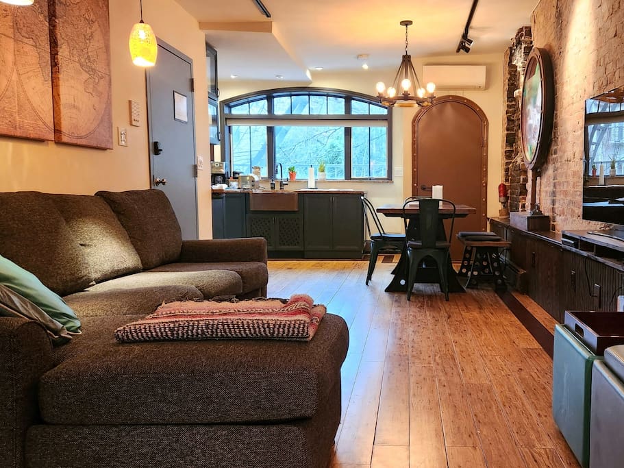 Luxury Condo: Steps from PATH, Easy Access to NYC