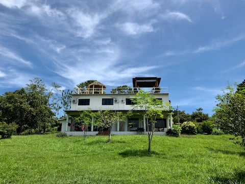 Lago Bay House -  Option to Fly - Tour Coiba