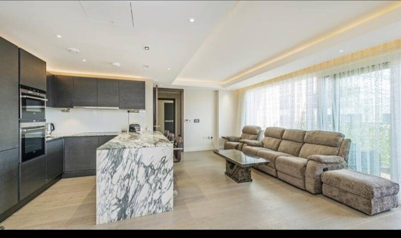 Luxurious 2 Bedroom Appartment NearThe River gallery image 4