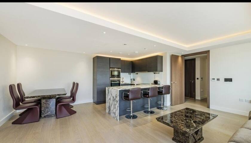 Luxurious 2 Bedroom Appartment NearThe River gallery image 5