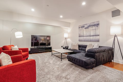Sustainable Spacious Stylish Greentree Apartment