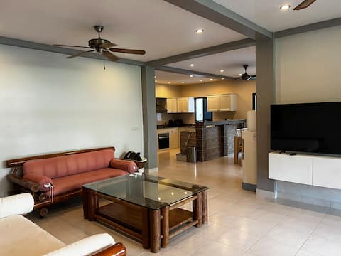 Kata Beach 3 bedroom, 2 bathroom pool side, 125M2.
