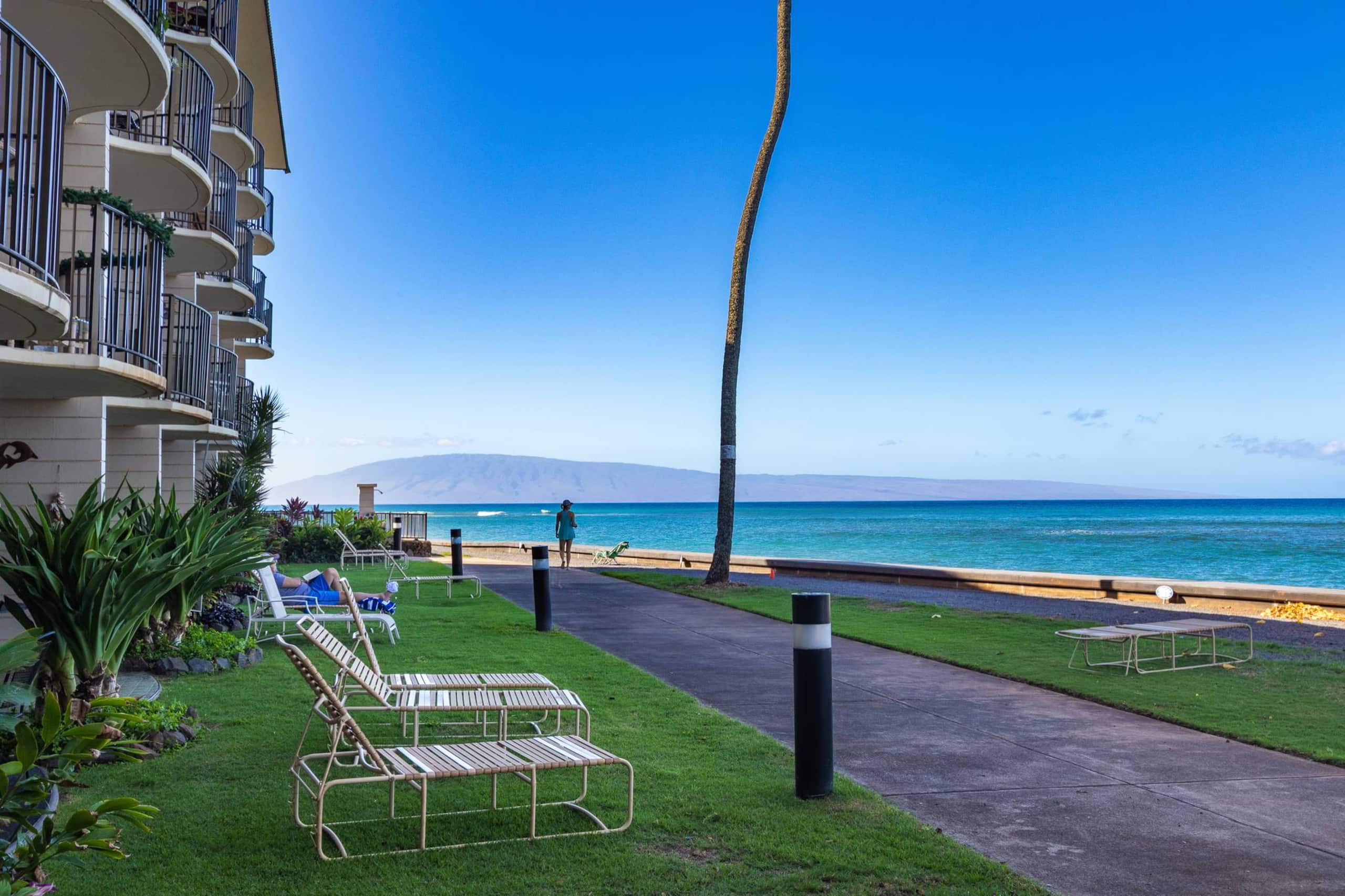 Condo in Lahaina · ★4.83 · 1 bedroom · 2 beds · 1 private bath - Image 13
