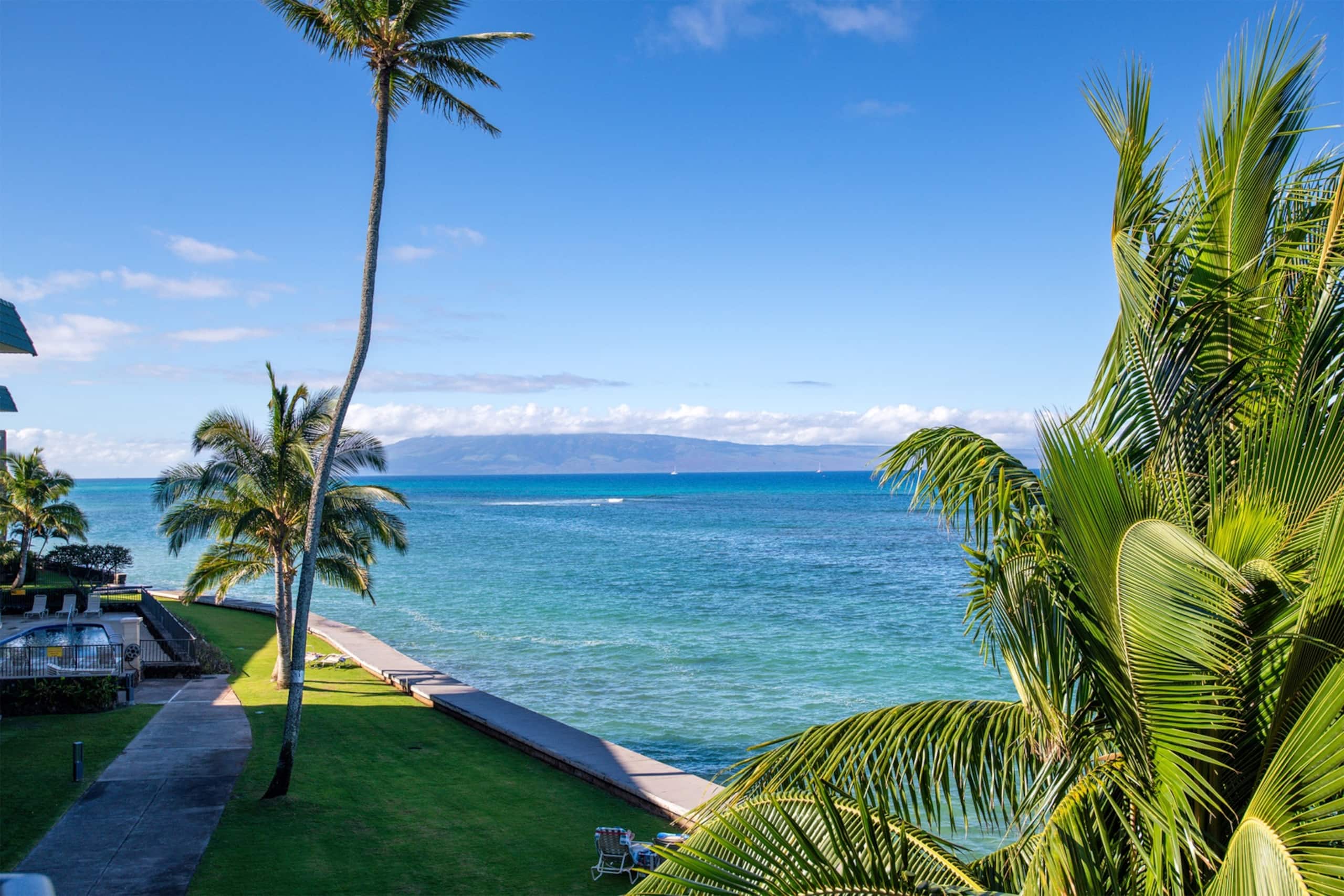 Condo in Lahaina · ★4.83 · 1 bedroom · 2 beds · 1 private bath - Image 30
