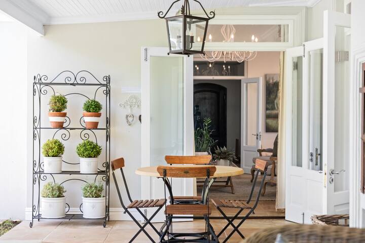 Lovely 3-Bedroom Retreat in Constantia gallery image 3