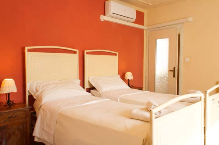 غرفة النوم 2