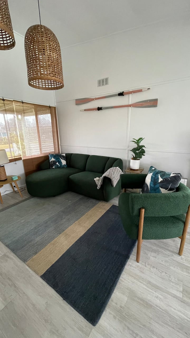 Renovated Retro Beach Shack - Culburra Beach
