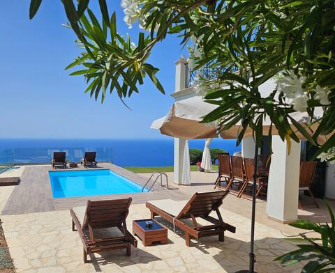 Villa Vardia-Amazing Seaviews with heated pool