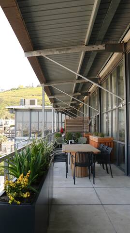 Luxe Penthouse with Private Rooftop Pool & Panoramic Views gallery image 5