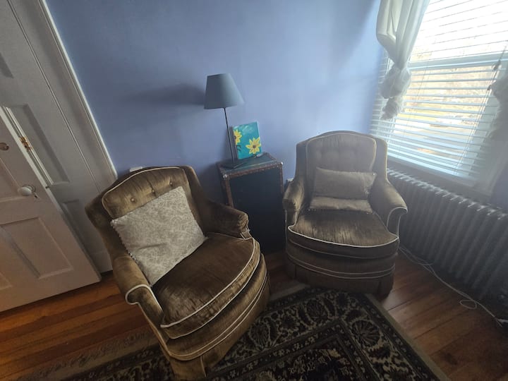 Beautiful Sunny Apartment In Historic Village - Middletown, CT