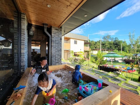 Moon River Studio Private House (Cypress, infants and toddlers, pool)