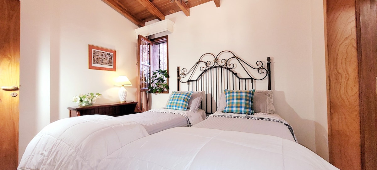 Popular Airbnb listing: A beautiful apartment just a short walk from Aristides in Mendoza