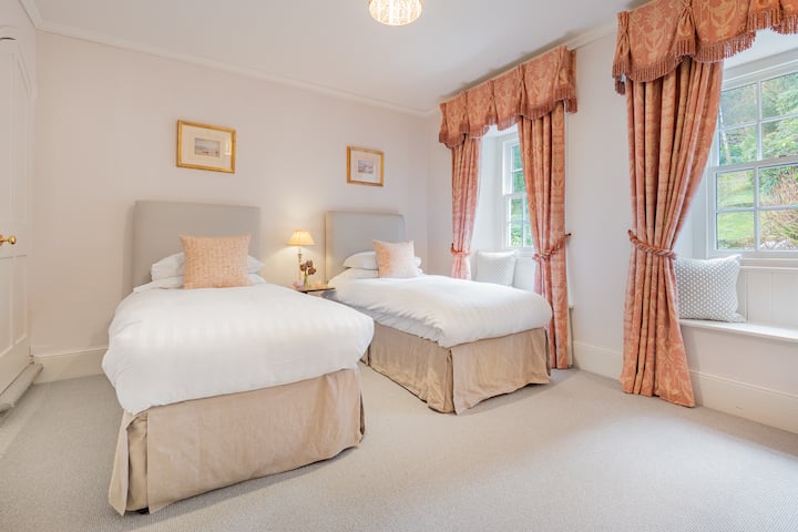 საძინებელი 4