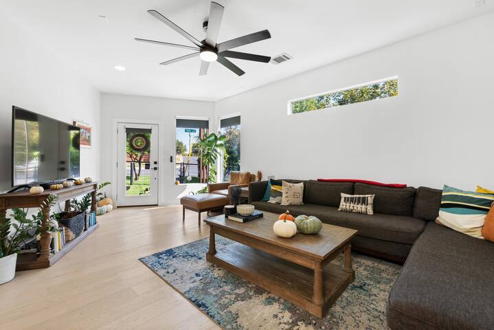 Contemporary East Austin Smart Home gallery image 3