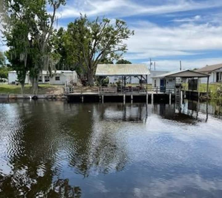 Fisherman's Paradise! 2bd/2ba Waterfront Retreat With Access To Lake Okeechobee! - Okeechobee, FL