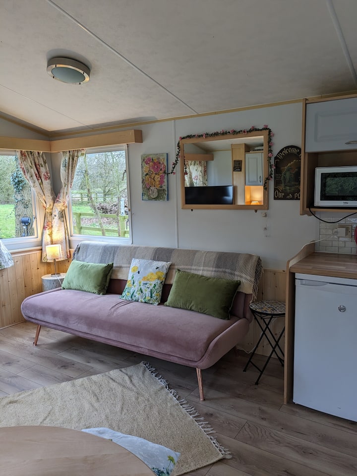The Caravan @ Tadpole - Pocklington