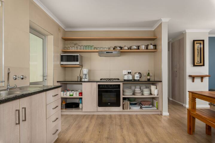 Full Power Backup 6-Bedroom House with Heated Pool gallery image 5