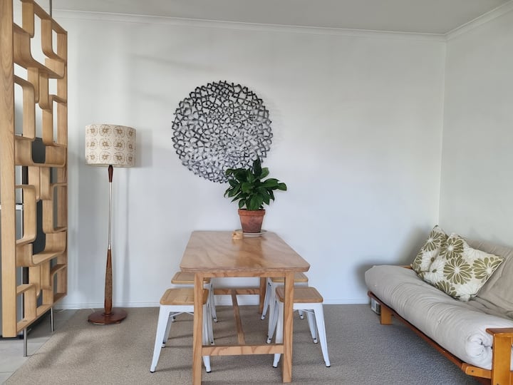 Mojo Journeys- Beach Side Apartment. - Napier