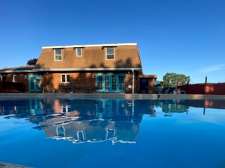 Daydream Mountain Art-chateau | Hot Tub & Pool - Catskill, NY