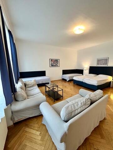 Spacious central apartment for 12 – PC A41 3B